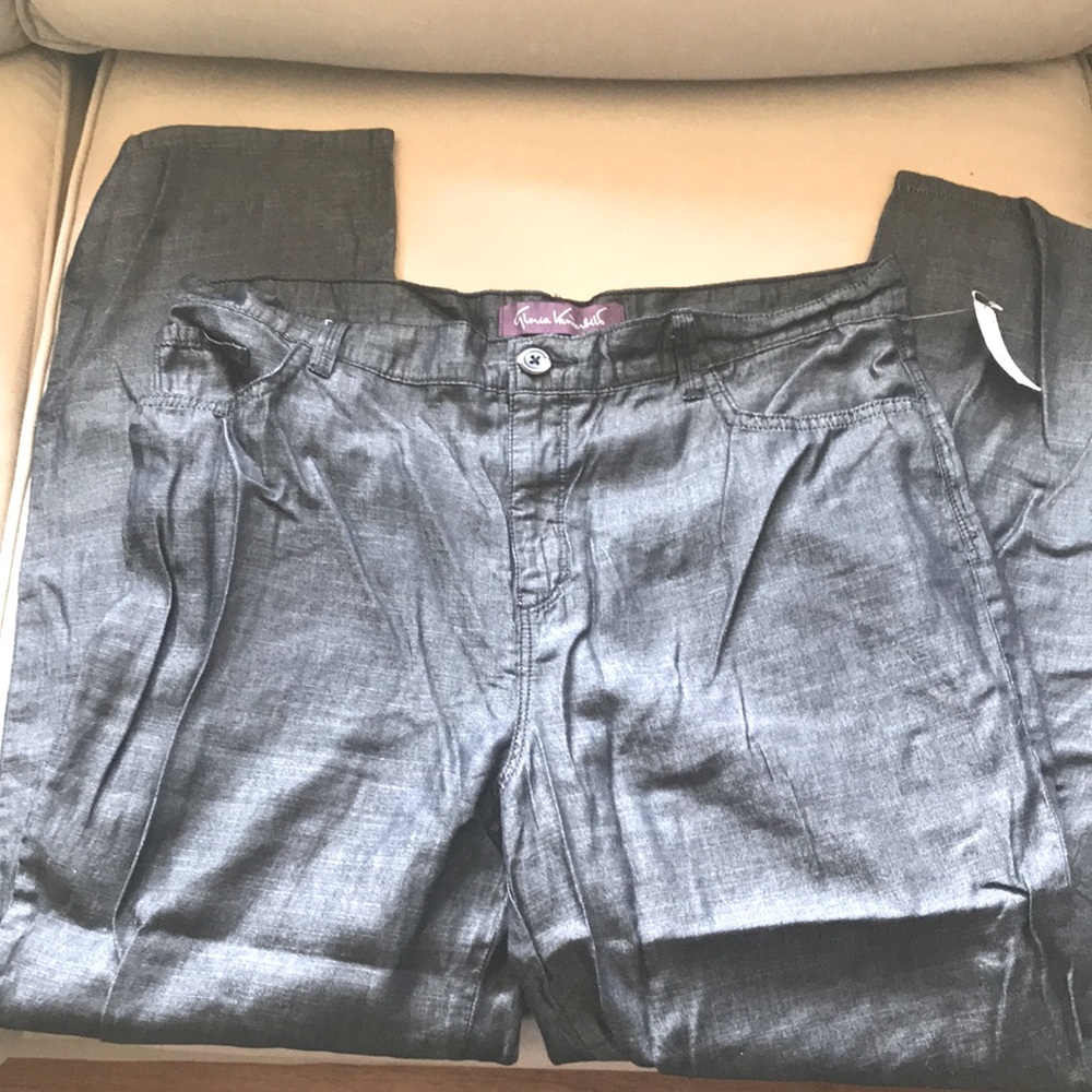 Gloria Vanderbilt Cotton Light Weight Slacks 👖